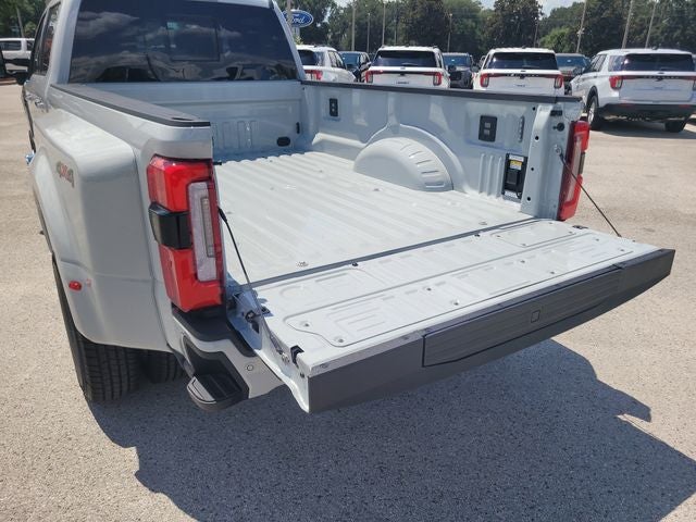 2026 Ford F-350SD Platinum DRW 4WD CREW CAB