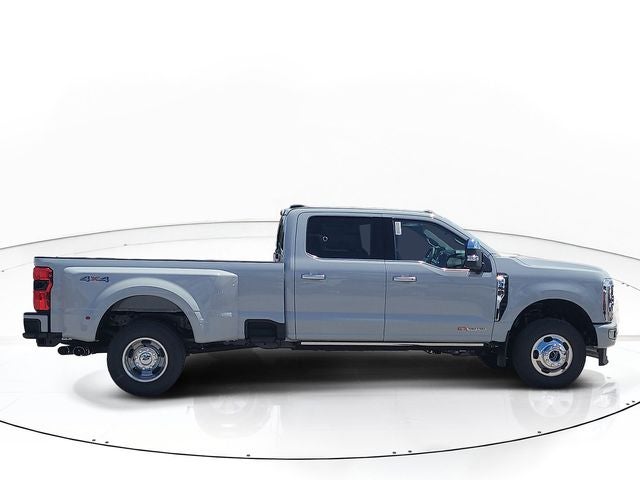 2026 Ford F-350SD Platinum DRW 4WD CREW CAB