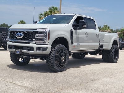 2026 Ford F-350SD Platinum DRW 4WD CREW CAB / LIFTED WHEELS & TIRES
