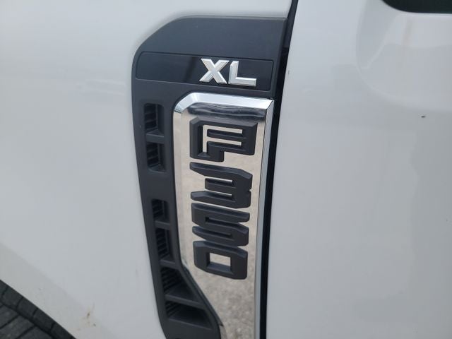 2026 Ford F-350SD XL DRW 4WD CREW CAB