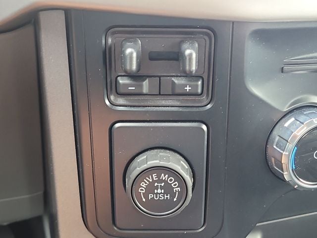 2023 Ford F-150 XLT 5.0 V8