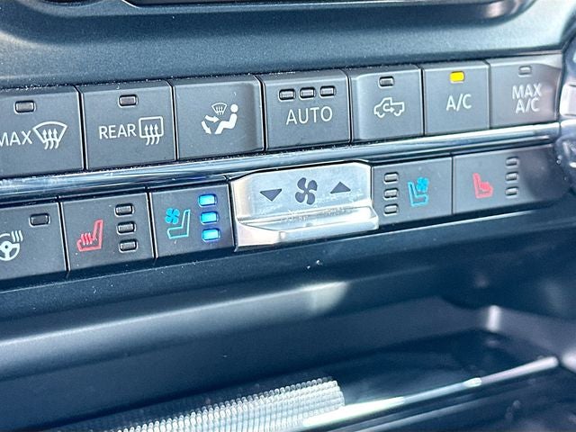 2025 Ford F-150 Lariat 5.0 V-8