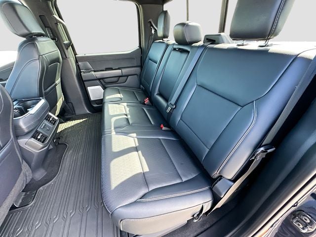 2025 Ford F-150 Lariat 5.0 V-8