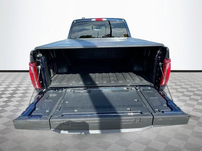 2025 Ford F-150 Lariat 5.0 V-8