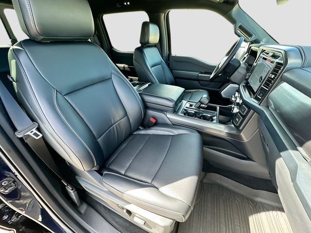 2025 Ford F-150 Lariat 5.0 V-8