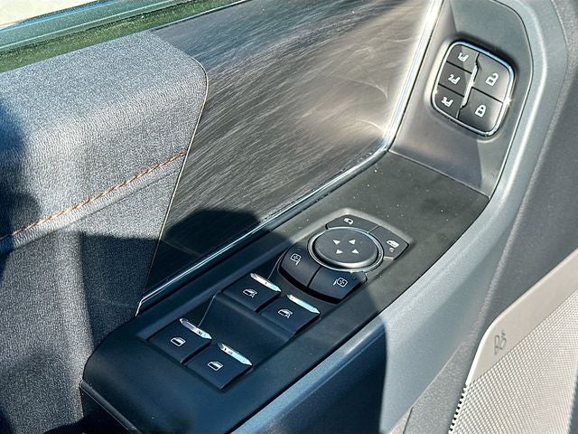 2025 Ford F-150 Lariat 5.0 V8