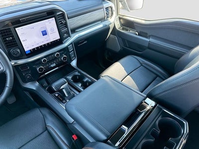 2025 Ford F-150 Lariat 5.0 V8