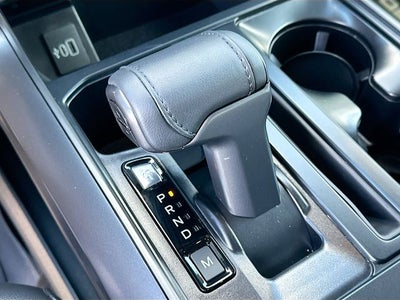 2025 Ford F-150 Lariat 5.0 V-8