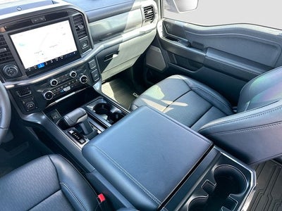 2025 Ford F-150 Lariat 5.0 V-8