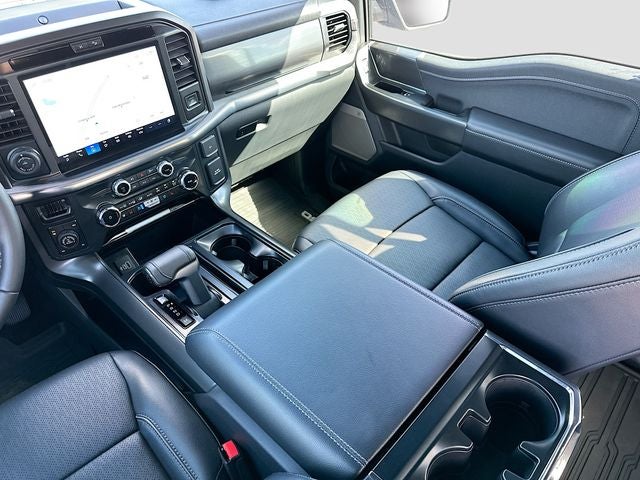 2025 Ford F-150 Lariat 5.0 V-8
