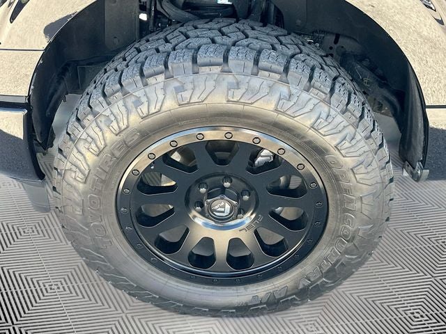 2025 Ford F-150 Lariat 5.0 V-8