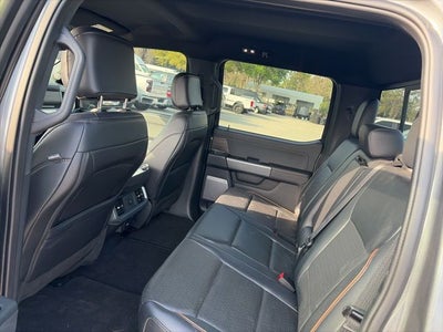 2025 Ford F-150 Lariat 5.0 V8