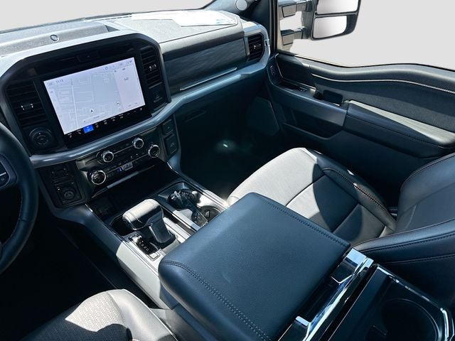 2025 Ford F-150 Lariat 5.0 V8