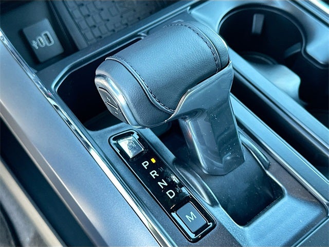 2025 Ford F-150 Lariat 4WD SUPERCREW