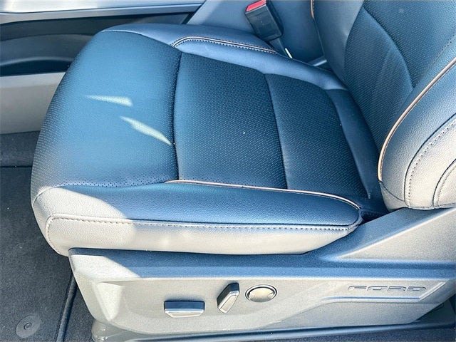 2025 Ford F-150 Lariat 4WD SUPERCREW