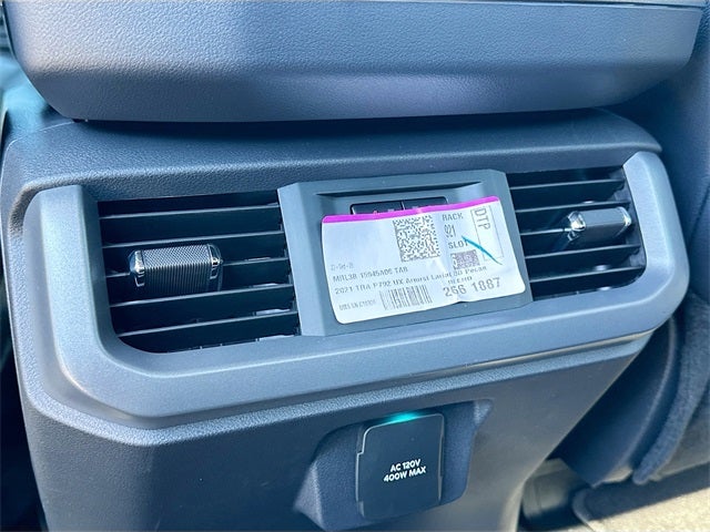 2025 Ford F-150 Lariat 4WD SUPERCREW