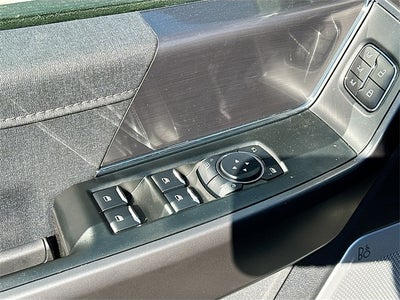 2025 Ford F-150 Lariat 4WD SUPERCREW