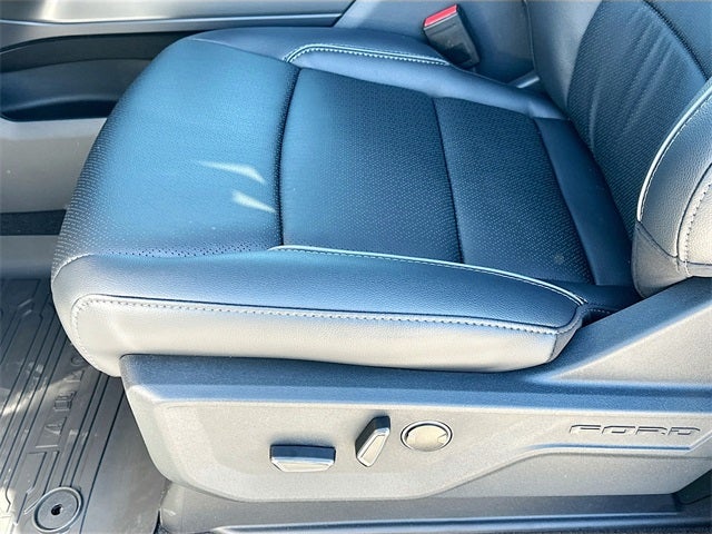 2025 Ford F-150 Lariat 4WD SUPERCREW