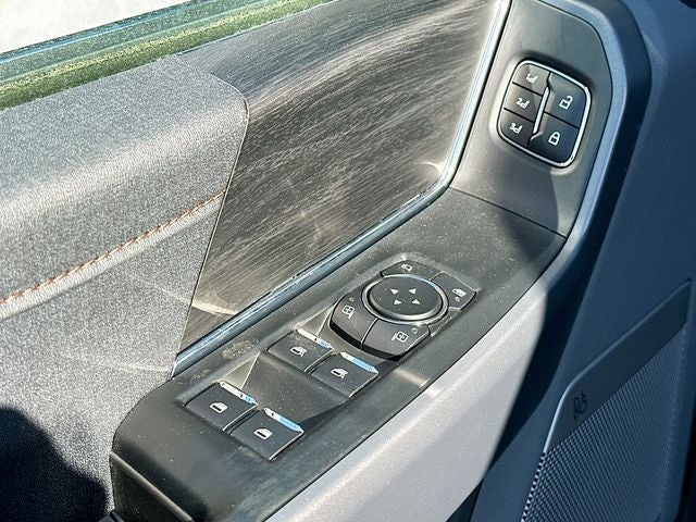 2025 Ford F-150 Lariat 4WD SUPERCREW