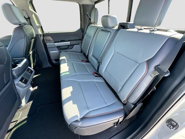 2025 Ford F-150 Lariat 4WD SUPERCREW