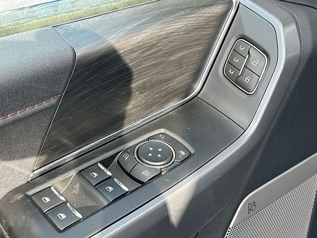 2025 Ford F-150 Lariat 4WD SUPERCREW