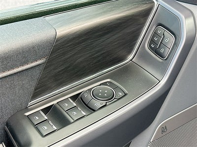 2025 Ford F-150 Lariat 4WD SUPERCREW