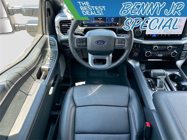 2025 Ford F-150 Lariat 4WD SUPERCREW