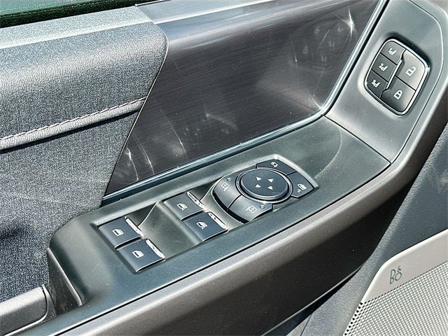 2025 Ford F-150 Lariat 4WD SUPERCREW