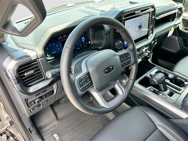 2025 Ford F-150 Lariat 4WD SUPERCREW