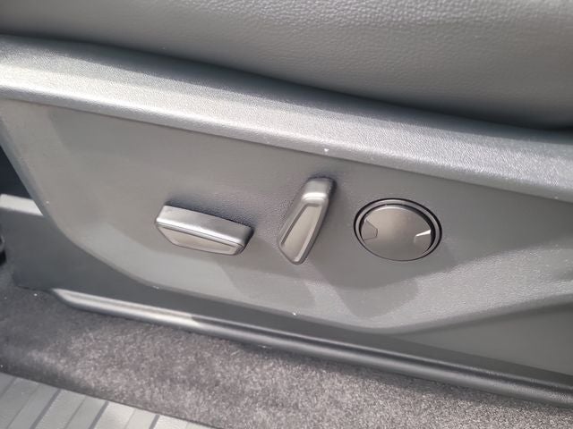 2026 Ford F-150 Lariat 4WD SUPERCREW