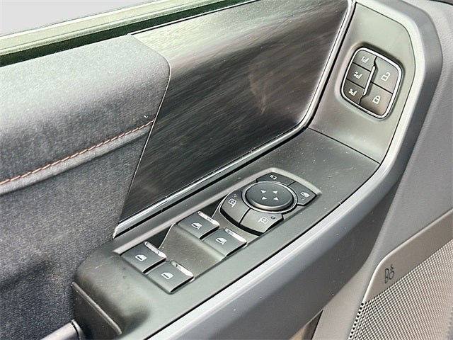 2025 Ford F-150 Lariat 4WD SUPERCREW