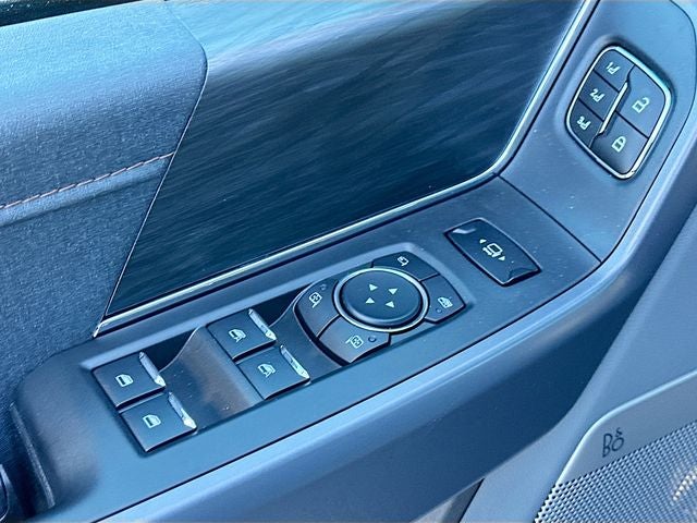 2025 Ford F-150 Lariat 4WD SUPERCREW