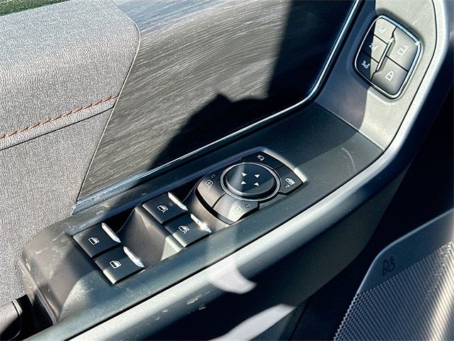 2025 Ford F-150 Lariat 4WD SUPERCREW