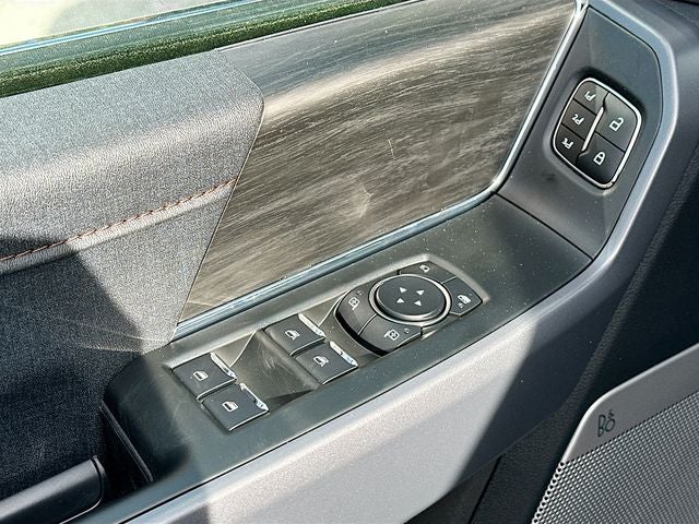 2025 Ford F-150 Lariat 4WD SUPERCREW