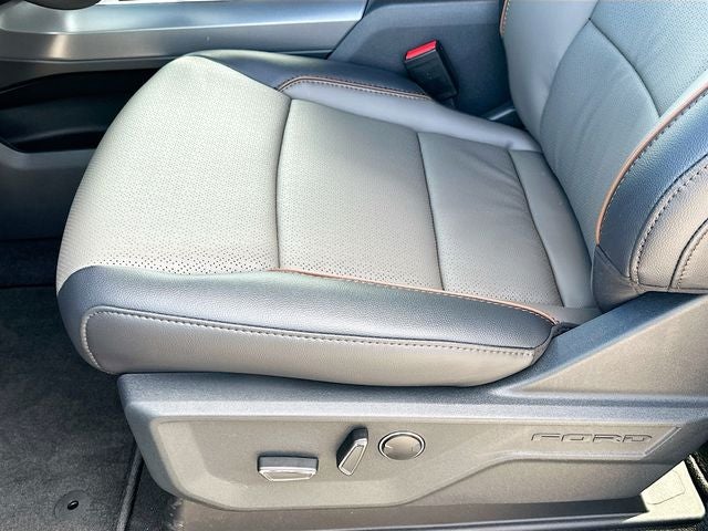 2025 Ford F-150 Lariat 4WD SUPERCREW