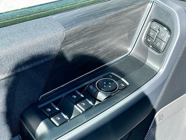 2025 Ford F-150 Lariat 4WD SUPERCREW