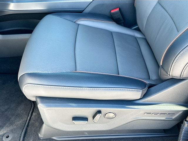 2025 Ford F-150 Lariat 4WD SUPERCREW