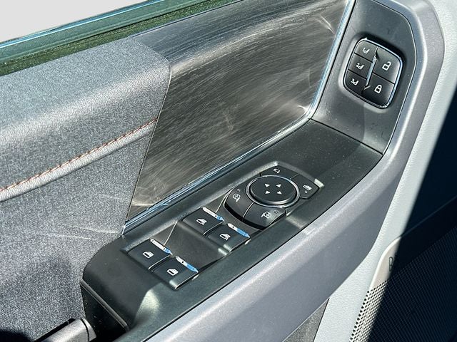 2025 Ford F-150 Lariat 4WD SUPERCREW