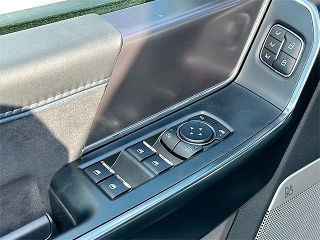 2025 Ford F-150 Platinum 4WD SUPERCREW