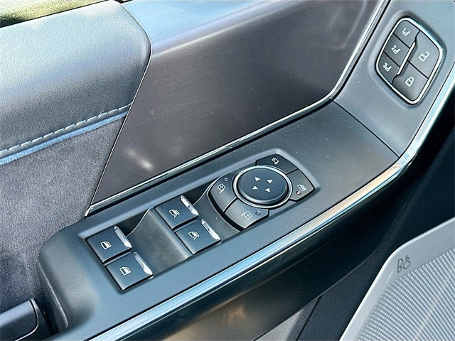 2025 Ford F-150 Platinum 4WD SUPERCREW