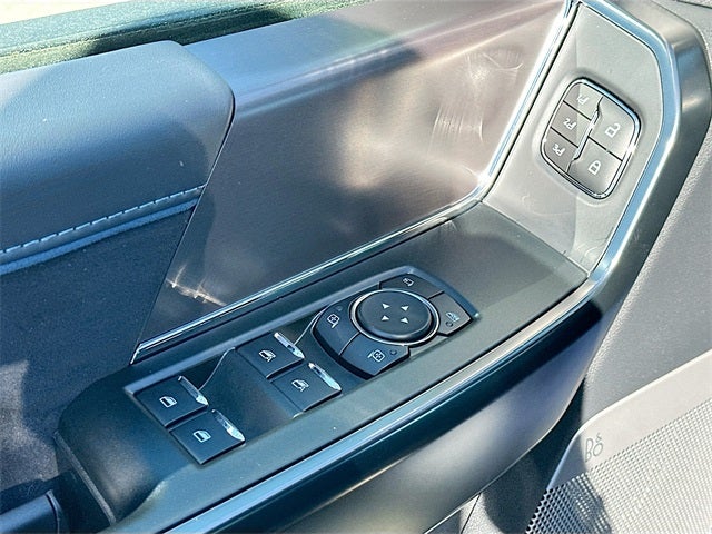 2025 Ford F-150 Platinum 4WD SUPERCREW