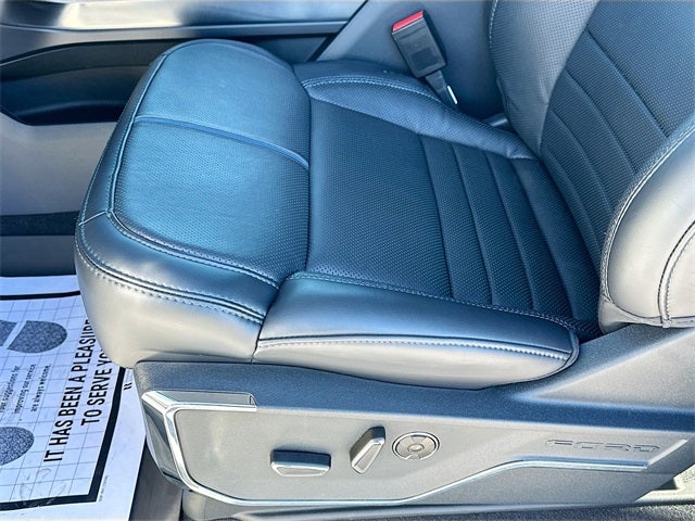 2025 Ford F-150 Platinum 4WD SUPERCREW