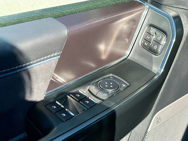 2025 Ford F-150 Platinum 4WD SUPERCREW