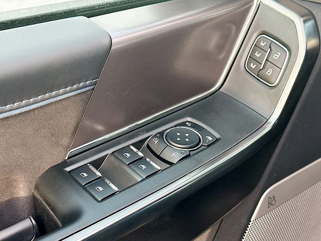 2025 Ford F-150 Platinum 4WD SUPERCREW