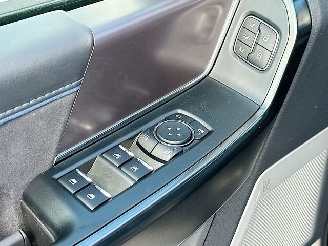 2025 Ford F-150 Platinum 4WD SUPERCREW