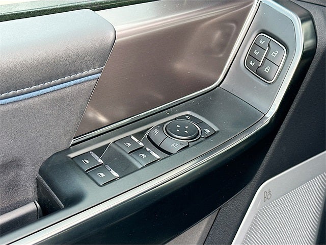 2025 Ford F-150 Platinum 4WD SUPERCREW