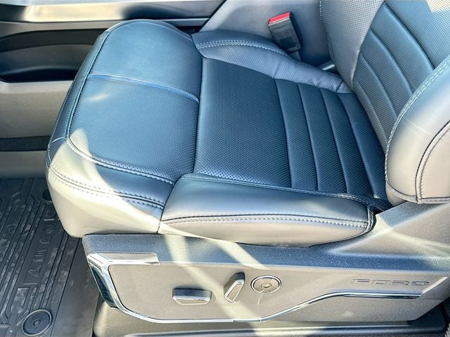 2025 Ford F-150 Platinum 4WD SUPERCREW