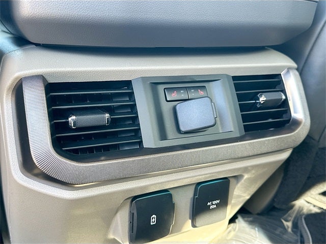 2025 Ford F-150 Platinum 4WD SUPERCREW