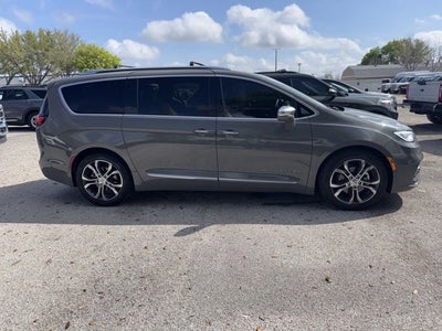 2022 Chrysler Pacifica Pinnacle 3.6L V-6