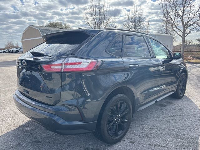 2022 Ford Edge SE